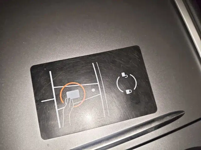 Tesla Model Y — Фото автомобиля 8