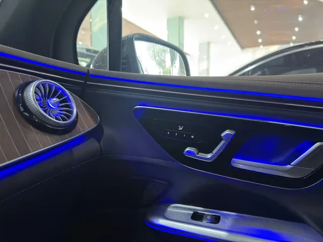 Mercedes-Benz EQE SUV — Фото автомобиля 6