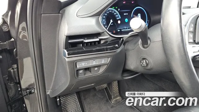 Genesis G80 Бензин 2.5 турбо AWD — Фото автомобиля 24