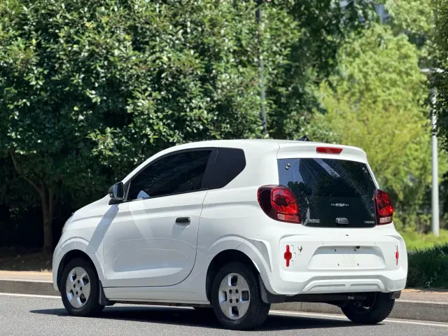 Roewe Clever — Фото автомобиля 4
