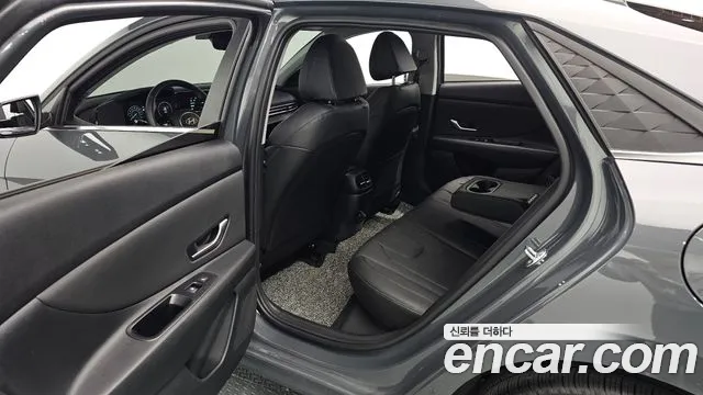 Hyundai Avante CN7 — Фото автомобиля 18