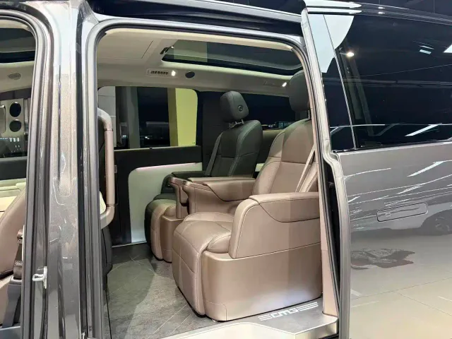 Li Auto MEGA — Фото автомобиля 8