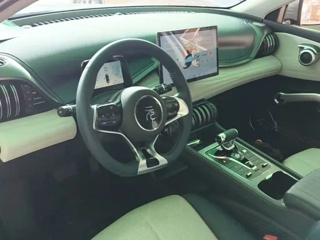 BYD Yuan PLUS — Фото автомобиля 9
