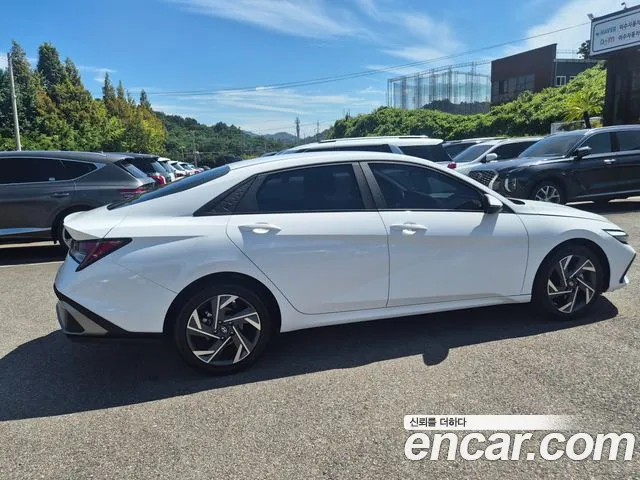 Hyundai AVANTE Новый Avante (CN7) — Фото автомобиля 4