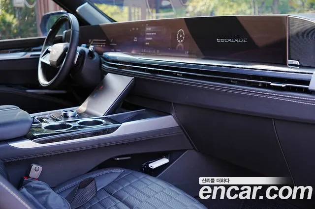 Cadillac Escalade Generation 5 — Фото автомобиля 13