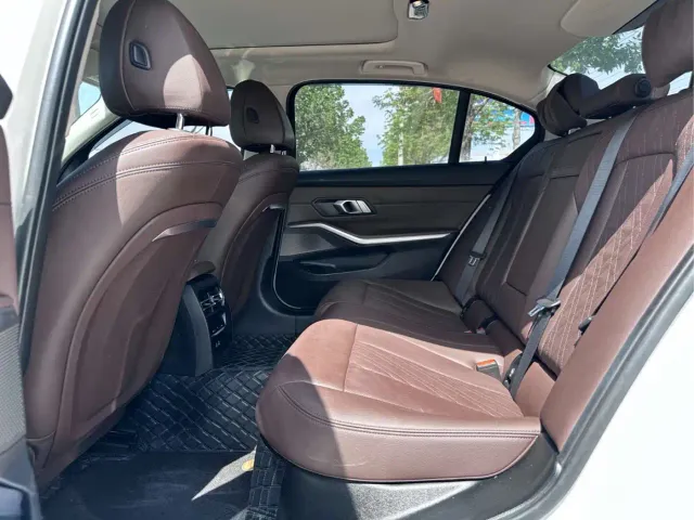 BMW 3 Series — Фото автомобиля 8
