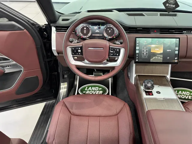 Land Rover Range Rover 2025 3.0 L6 400PS Genesis Extended Wheelbase — Фото автомобиля 10