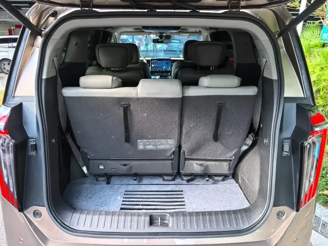 GAC Trumpchi M8 — Фото автомобиля 10