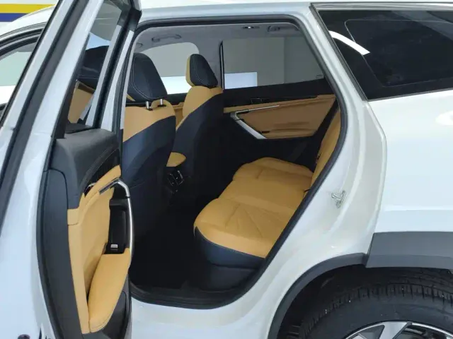 Geely Boyue L — Фото автомобиля 11