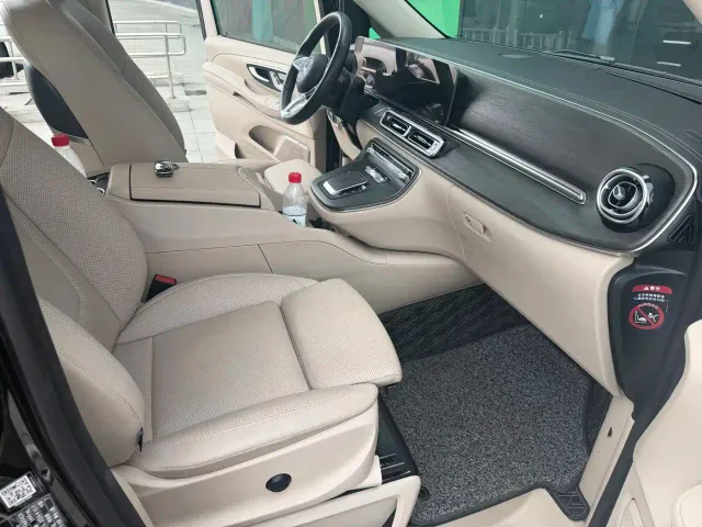 Mercedes-Benz V-Class — Фото автомобиля 10