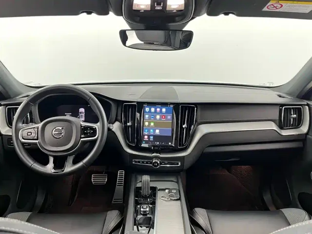 Volvo XC60 — Фото автомобиля 5