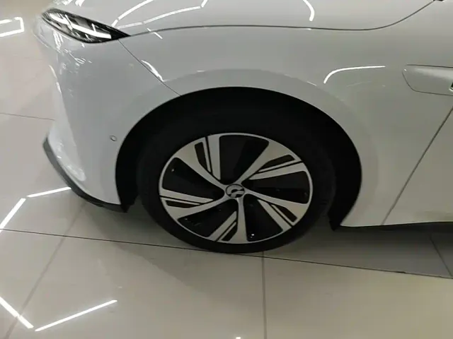 Nio ET5 — Фото автомобиля 24