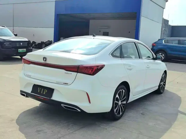 Changan Eado — Фото автомобиля 18