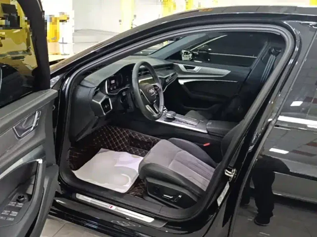 Audi A6L — Фото автомобиля 11