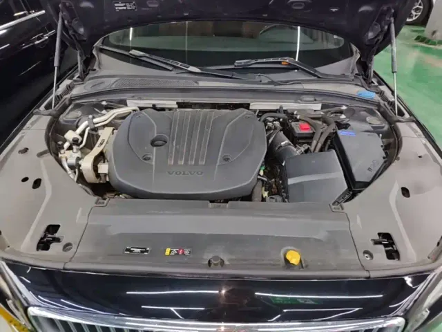 Volvo S90 — Фото автомобиля 19
