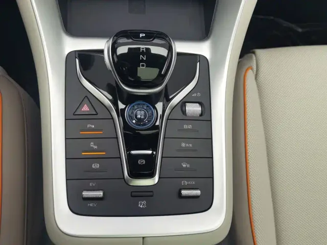 BYD Song Pro — Фото автомобиля 13