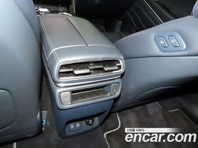 Genesis GV80 — Фото автомобиля 14