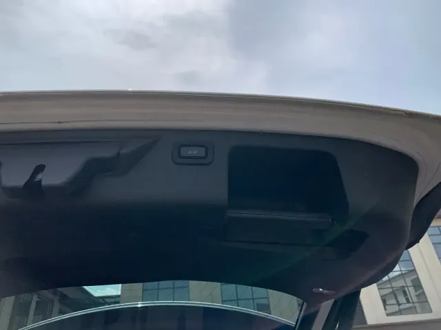 Land Rover Discovery Sport 2022 Model 249PS R-Dynamic S Performance Edition 5-Seater — Фото автомобиля 8