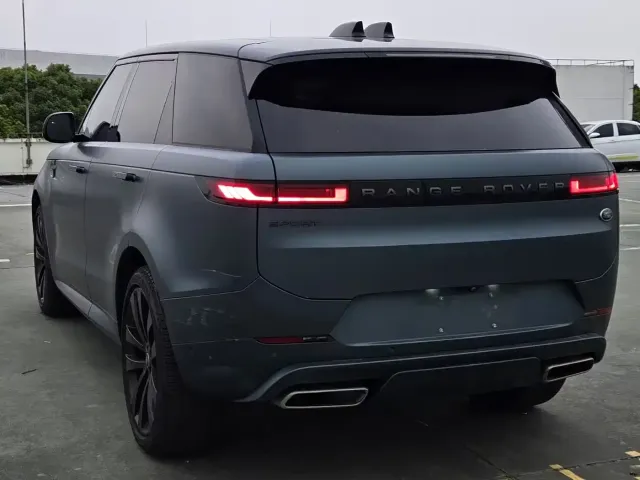 Land Rover Range Rover Sport — Фото автомобиля 5