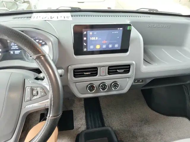 Wuling Yangguang — Фото автомобиля 12