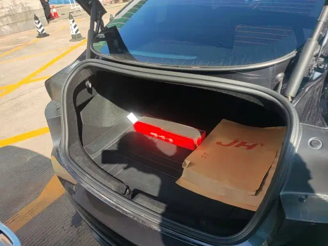 Tesla Model 3 — Фото автомобиля 18