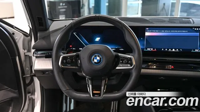 BMW i5 G60 — Фото автомобиля 16