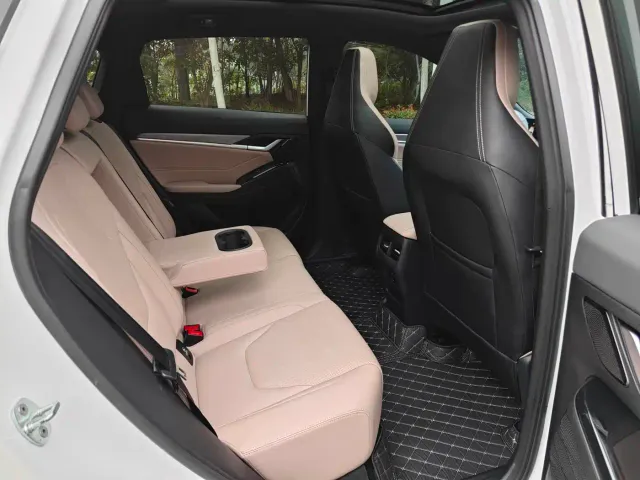 JAC Motors JAC QX PHEV — Фото автомобиля 16