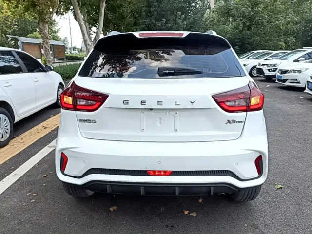 Geely Vision X3 — Фото автомобиля 5