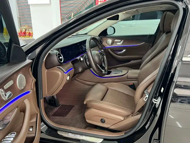 Mercedes-Benz E-Class — Фото автомобиля 4