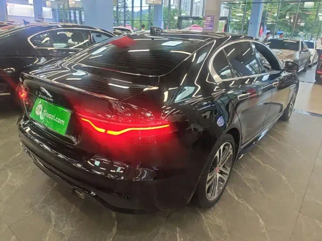 Jaguar XEL — Фото автомобиля 6