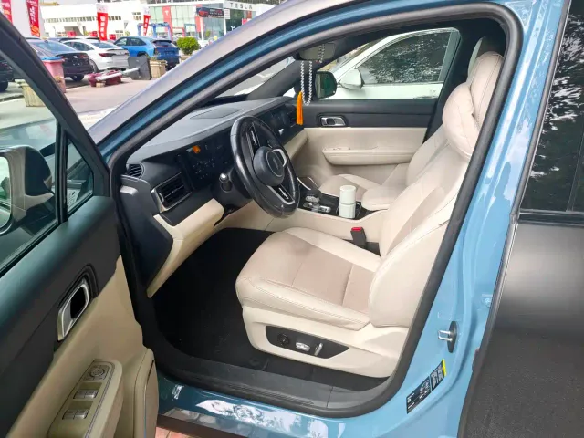 Li Auto ONE — Фото автомобиля 2