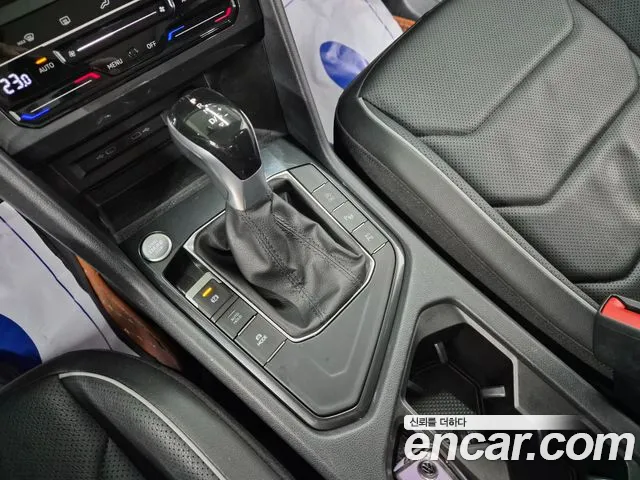 Volkswagen Tiguan — Фото автомобиля 9