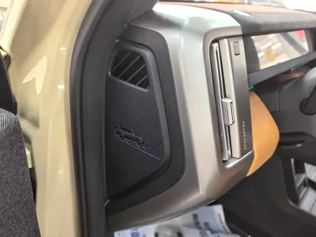 iCAR V27 — Фото автомобиля 16