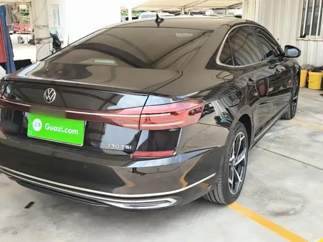 Volkswagen Passat — Фото автомобиля 6