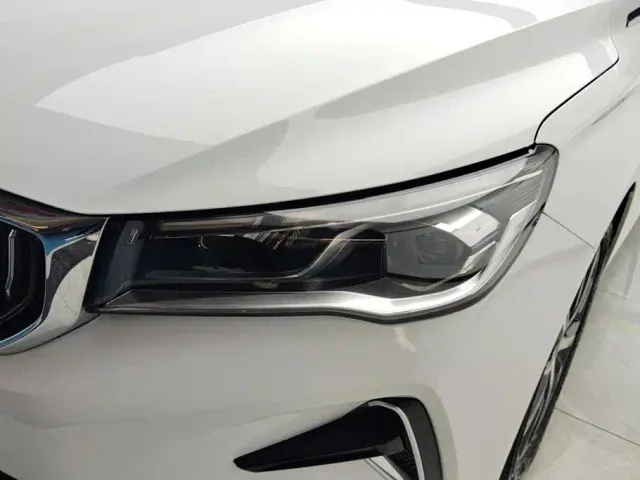 Geely Emgrand — Фото автомобиля 5