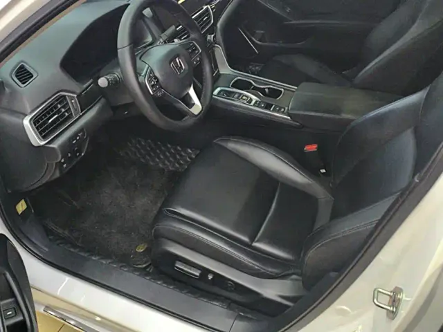 Honda Accord — Фото автомобиля 9