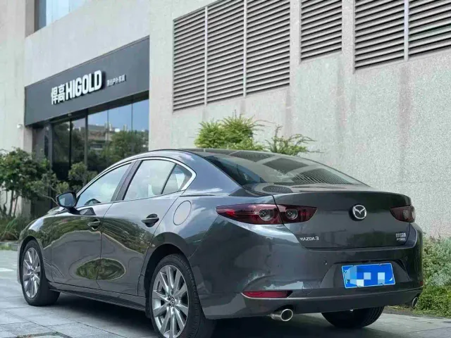 Mazda Axela — Фото автомобиля 3