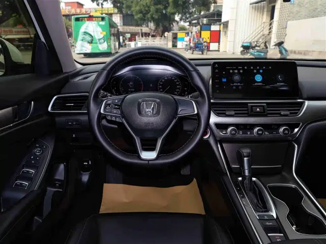 Honda Accord — Фото автомобиля 11