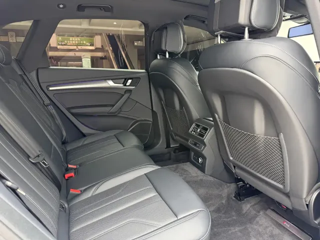 Audi Q5L — Фото автомобиля 18