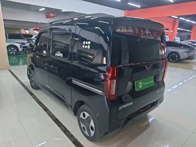 Wuling Zhiguang NEV — Фото автомобиля 4