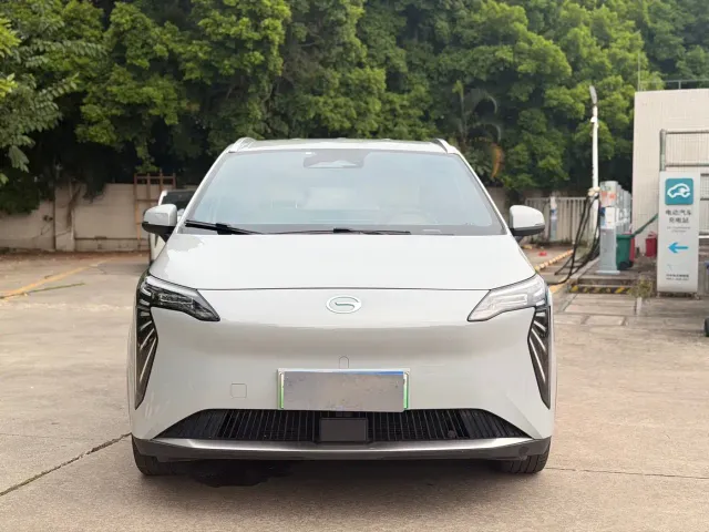 GAC Aion Y — Фото автомобиля 2