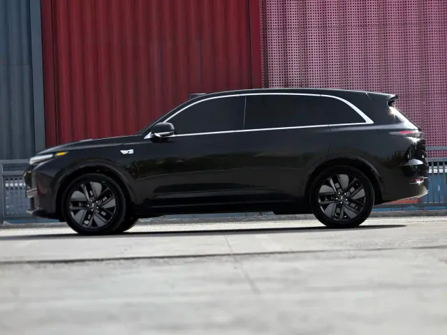 Li Auto L7 — Фото автомобиля 3