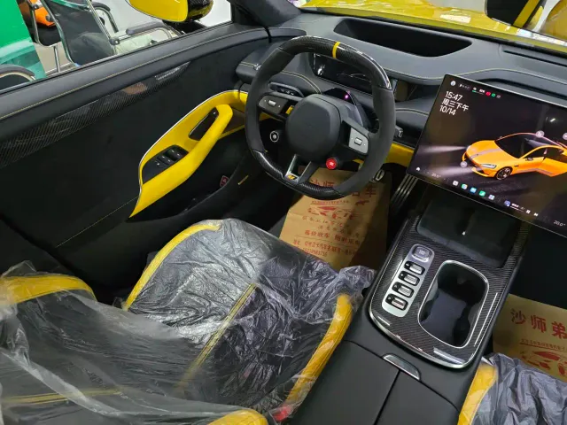 Xiaomi SU7 Ultra — Фото автомобиля 11