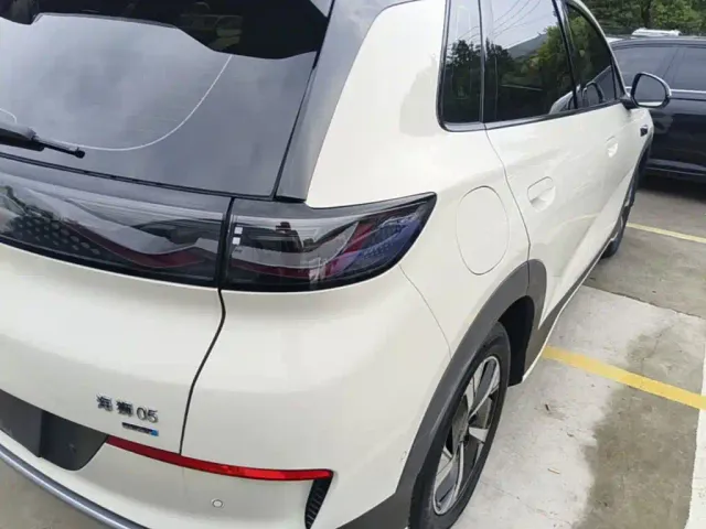 BYD Sealion 05 EV — Фото автомобиля 7