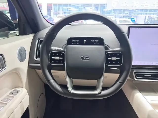 Li Auto L7 — Фото автомобиля 7