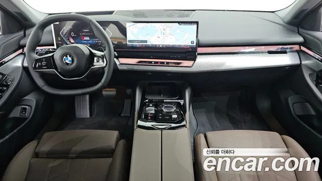 BMW 5 Series G60 — Фото автомобиля 10