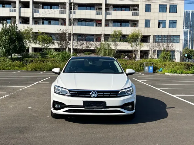 Volkswagen Lamando — Фото автомобиля 2