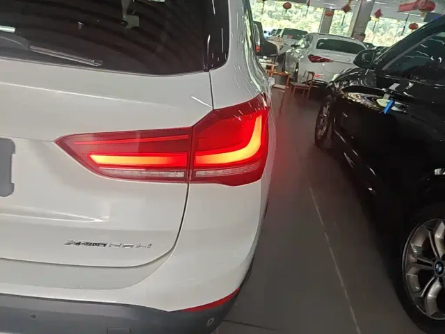 BMW X1 — Фото автомобиля 7
