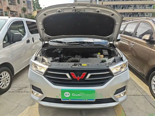 Wuling Hongguang — Фото автомобиля 15