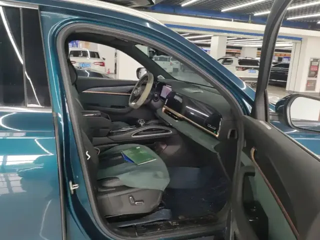 Geely Xingyue L 2024 Model 2.0TD High-Power Automatic 2WD Skyline Edition — Фото автомобиля 8